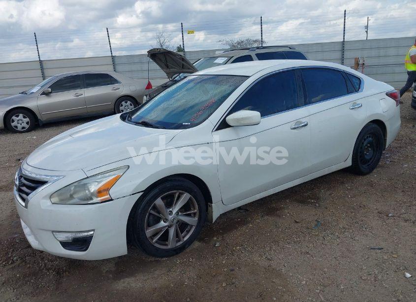 Photo 2 of 2014 Nissan Altima 2.5 SV (VIN 1N4AL3AP9EC178218)