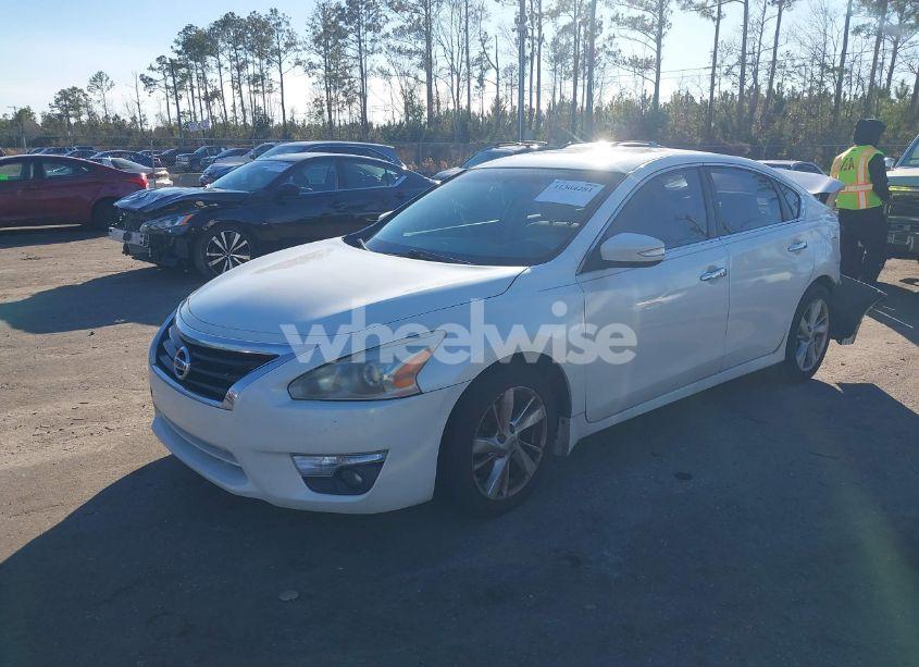 Photo 2 of 2014 Nissan Altima 2.5 SV (VIN 1N4AL3AP9EC322169)