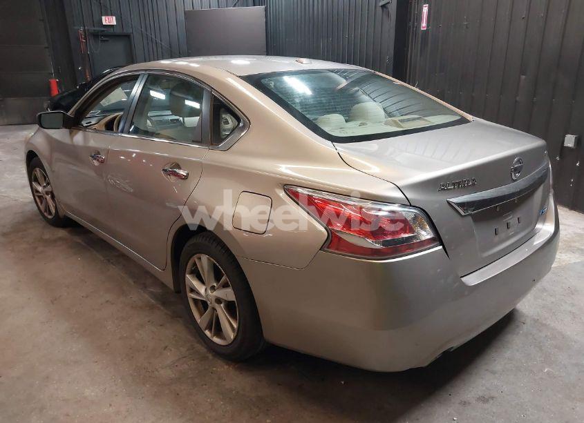 Photo 3 of 2014 Nissan Altima 2.5 SV (VIN 1N4AL3AP9EN209942)