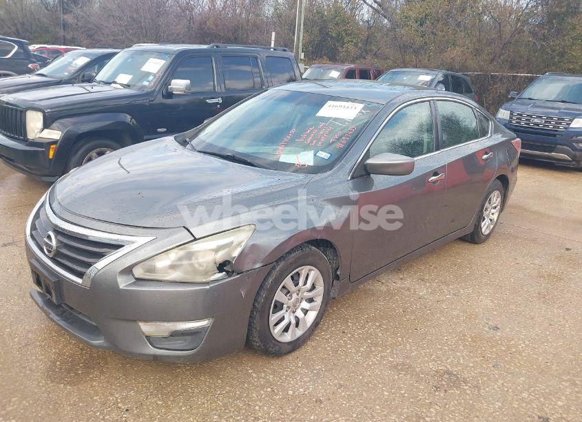Photo 2 of 2014 Nissan Altima 2.5 S (VIN 1N4AL3AP9EN248501)