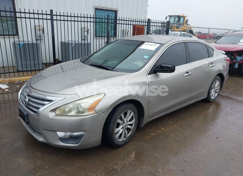 Photo 2 of 2014 Nissan Altima 2.5 S (VIN 1N4AL3AP9EN374440)