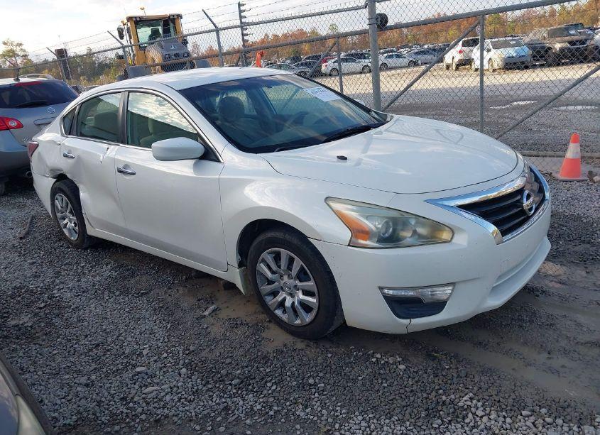 2014 Nissan Altima 2.5 S (VIN 1N4AL3AP9EN385535) main photo