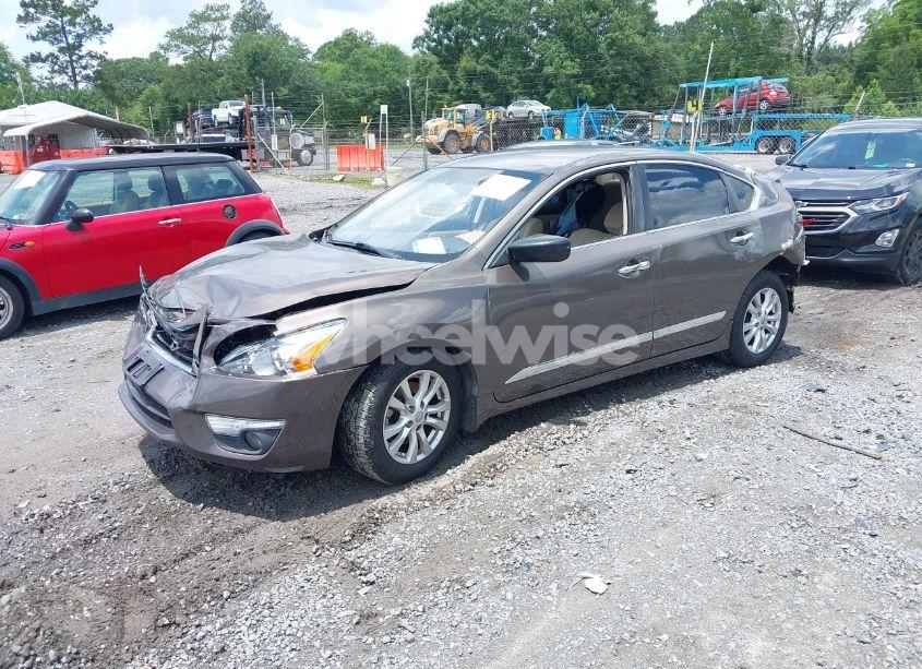 Photo 2 of 2015 Nissan Altima 2.5 S (VIN 1N4AL3AP9FC120725)