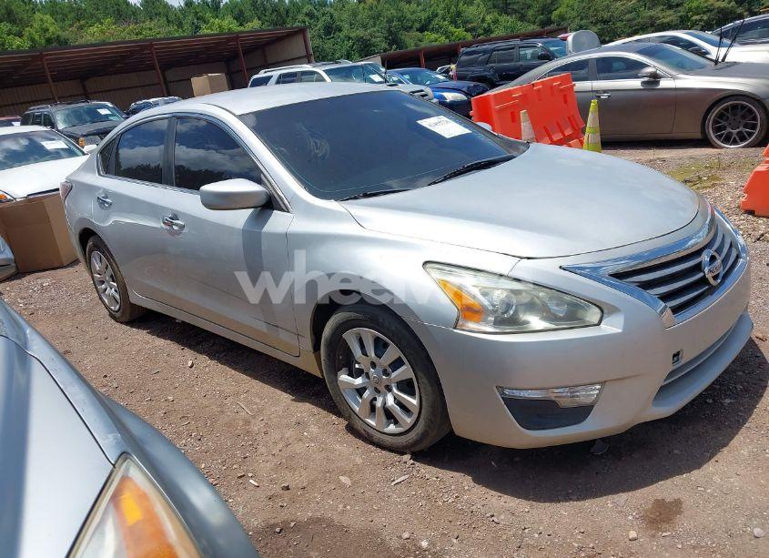 2015 Nissan Altima 2.5/2.5 S/2.5 SL/2.5 SV (VIN 1N4AL3AP9FC142398) main photo