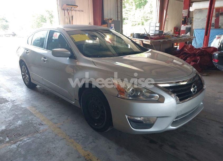 2015 Nissan Altima 2.5 S (VIN 1N4AL3AP9FC155555) main photo