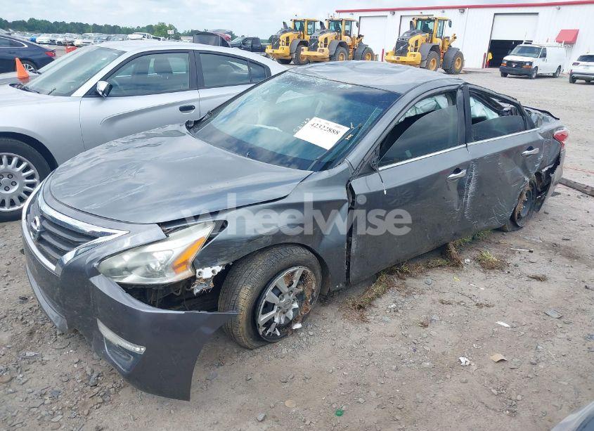 Photo 2 of 2015 Nissan Altima 2.5 S (VIN 1N4AL3AP9FC156639)