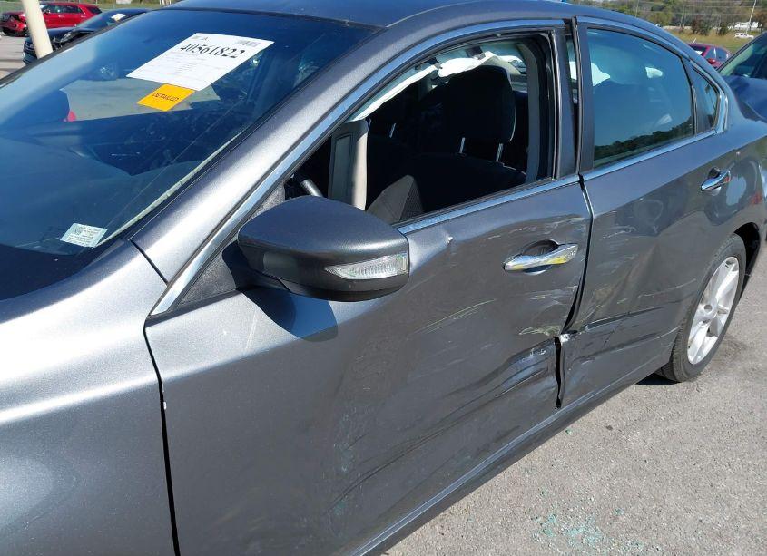 Photo 6 of 2015 Nissan Altima 2.5 SV (VIN 1N4AL3AP9FC159217)