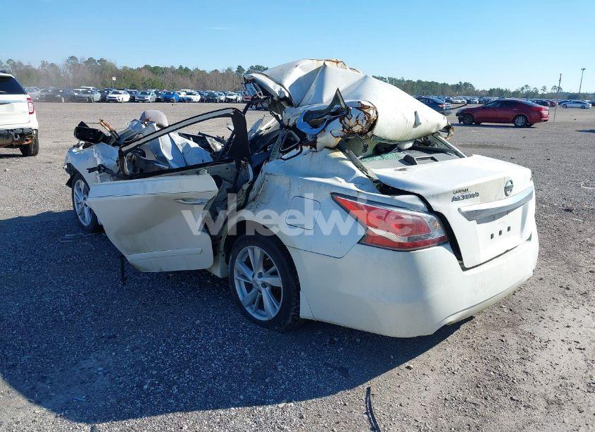 Photo 3 of 2015 Nissan Altima 2.5 SV (VIN 1N4AL3AP9FC180939)