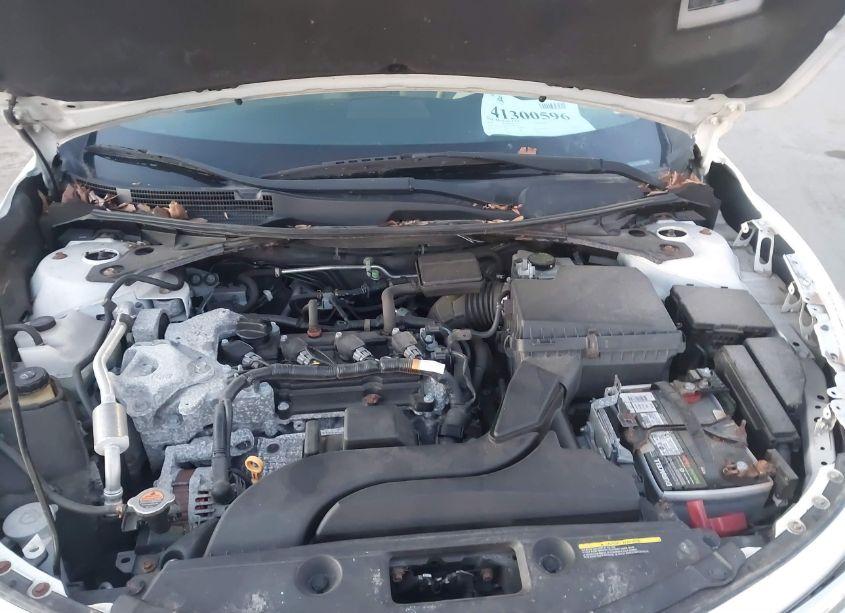 Photo 10 of 2015 Nissan Altima 2.5 (VIN 1N4AL3AP9FC204950)