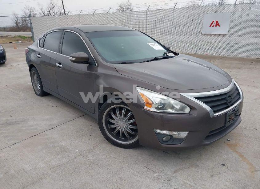 2015 Nissan Altima 2.5/2.5 S/2.5 SL/2.5 SV (VIN 1N4AL3AP9FC215334) main photo