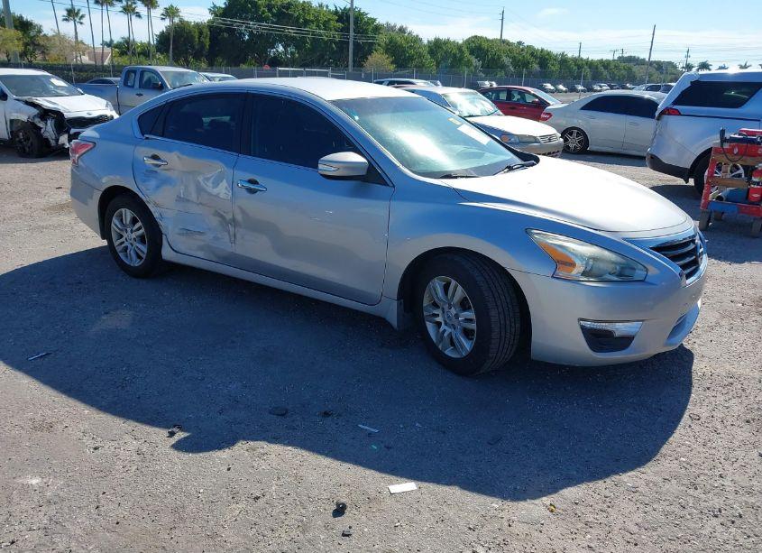 2015 Nissan Altima 2.5 S (VIN 1N4AL3AP9FC220064) main photo
