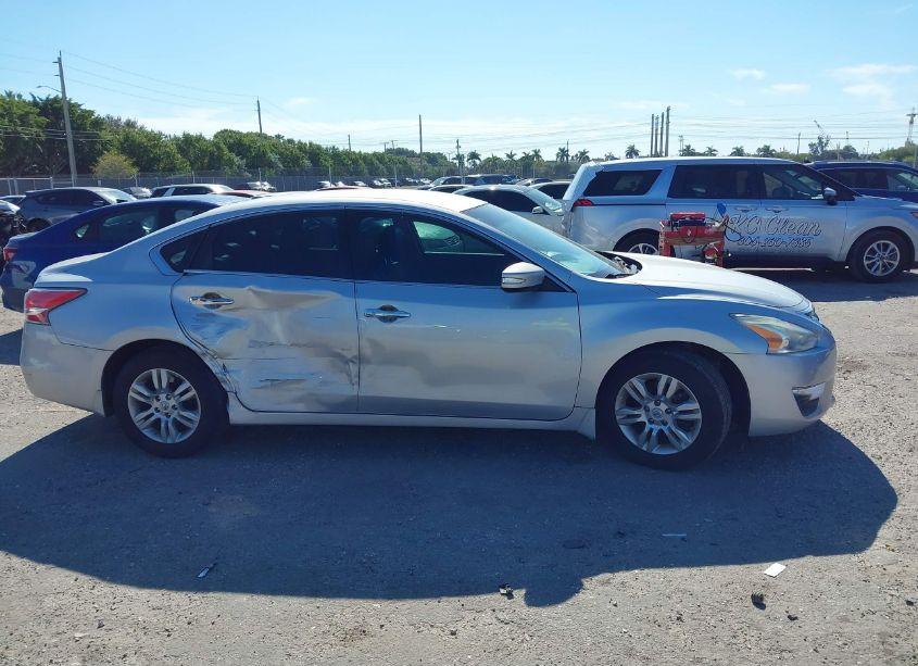 Photo 13 of 2015 Nissan Altima 2.5 S (VIN 1N4AL3AP9FC220064)