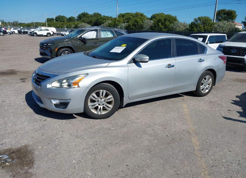 Photo 2 of 2015 Nissan Altima 2.5 S (VIN 1N4AL3AP9FC220064)