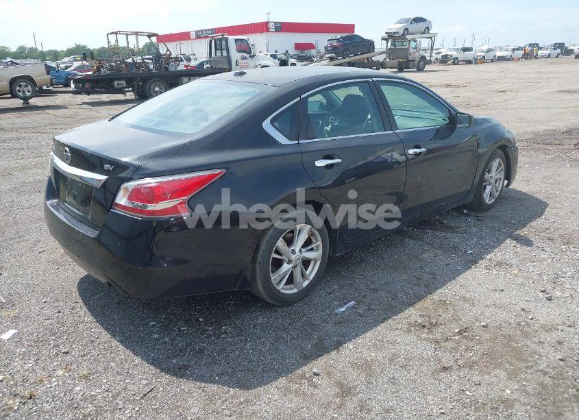 Photo 4 of 2015 Nissan Altima 2.5 SV (VIN 1N4AL3AP9FC236913)
