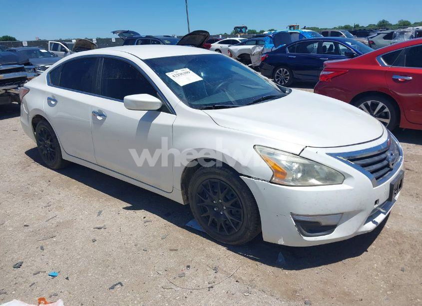 2015 Nissan Altima 2.5/2.5 S/2.5 SL/2.5 SV (VIN 1N4AL3AP9FC242274) main photo
