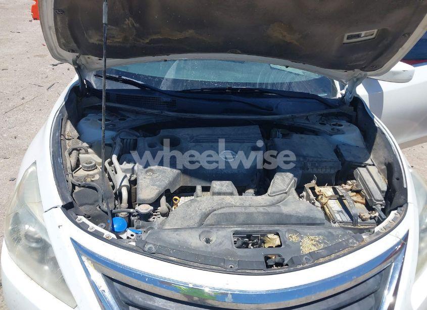 Photo 10 of 2015 Nissan Altima 2.5/2.5 S/2.5 SL/2.5 SV (VIN 1N4AL3AP9FC242274)