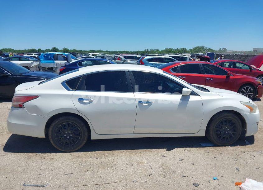 Photo 14 of 2015 Nissan Altima 2.5/2.5 S/2.5 SL/2.5 SV (VIN 1N4AL3AP9FC242274)