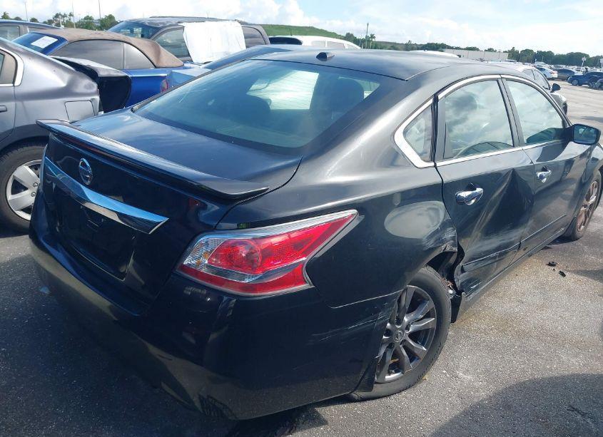 Photo 4 of 2015 Nissan Altima 2.5 S (VIN 1N4AL3AP9FC254523)