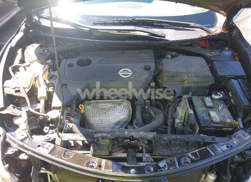 Photo 10 of 2015 Nissan Altima 2.5 S (VIN 1N4AL3AP9FC271872)