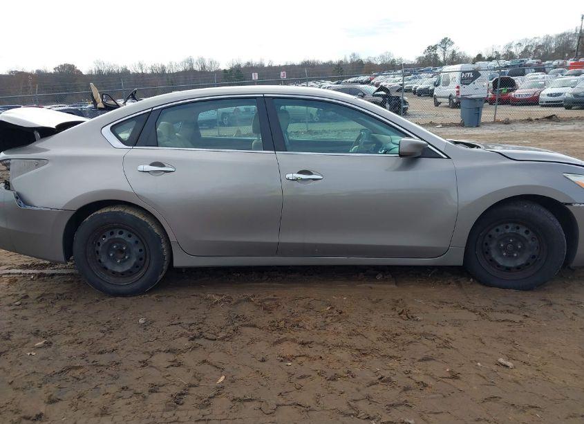 Photo 13 of 2015 Nissan Altima 2.5/2.5 S/2.5 SL/2.5 SV (VIN 1N4AL3AP9FC279874)