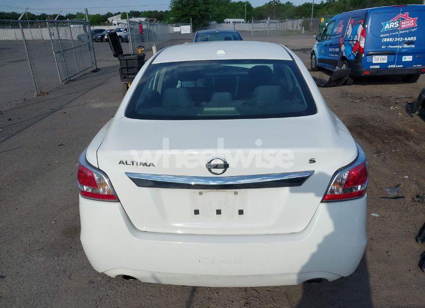 Photo 16 of 2015 Nissan Altima 2.5/2.5 S/2.5 SL/2.5 SV (VIN 1N4AL3AP9FC440062)