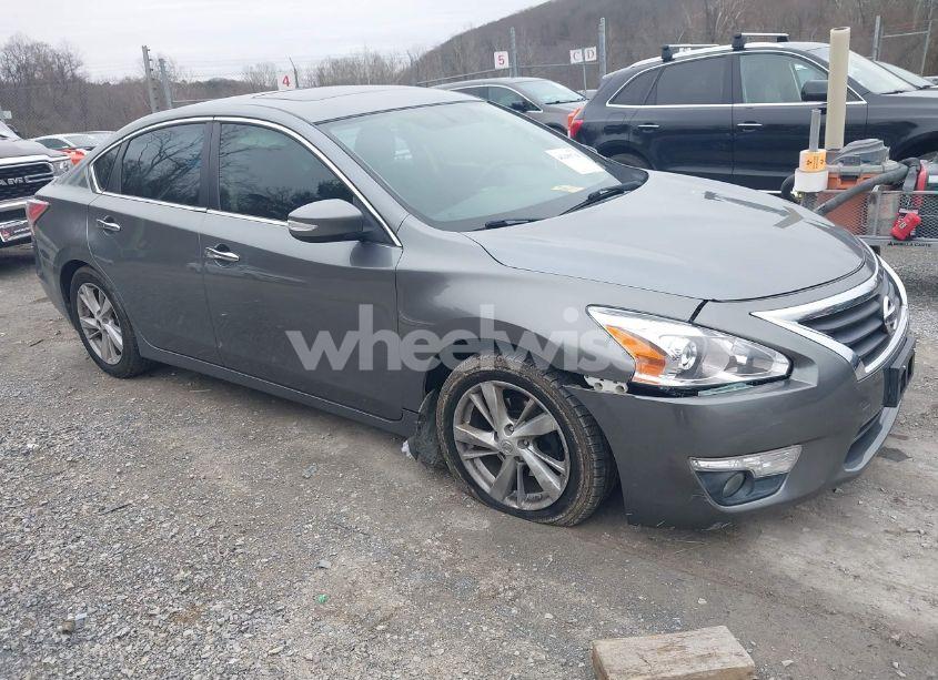 2015 Nissan Altima 2.5 SV (VIN 1N4AL3AP9FC445584) main photo