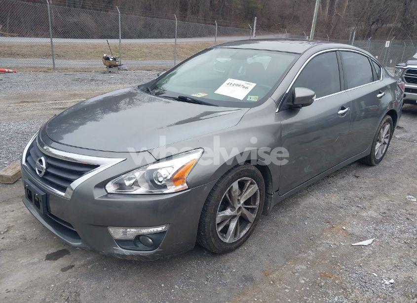 Photo 2 of 2015 Nissan Altima 2.5 SV (VIN 1N4AL3AP9FC445584)