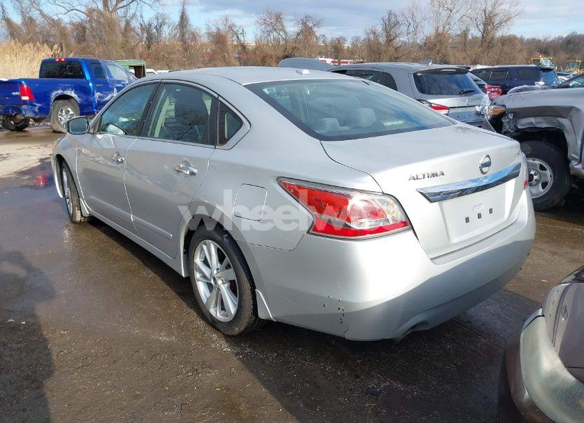 Photo 3 of 2015 Nissan Altima 2.5 SV (VIN 1N4AL3AP9FC459386)
