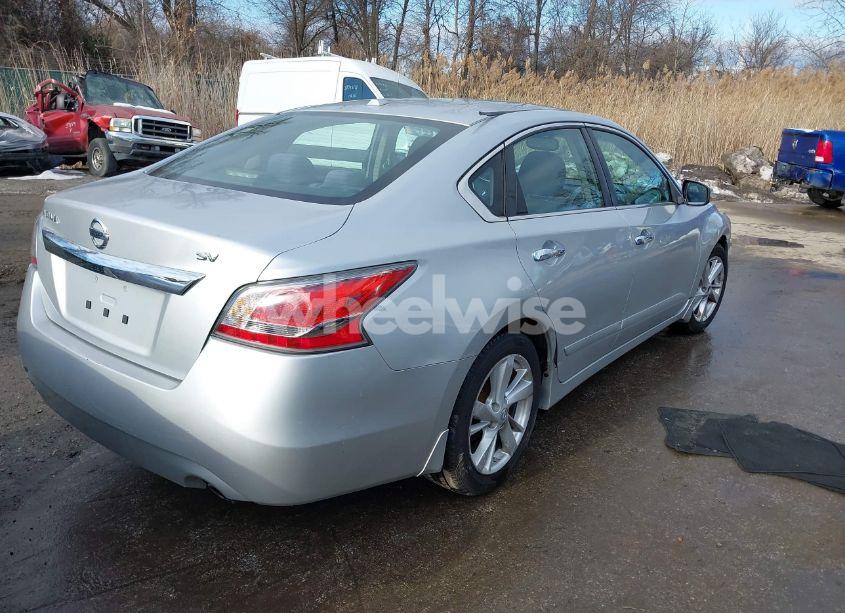 Photo 4 of 2015 Nissan Altima 2.5 SV (VIN 1N4AL3AP9FC459386)