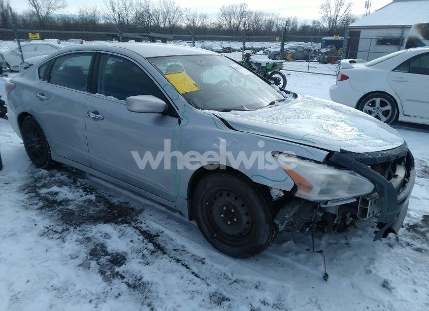 2015 Nissan Altima 2.5 S (VIN 1N4AL3AP9FC471439) main photo