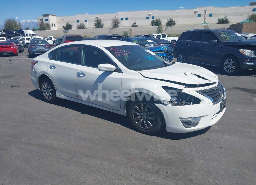 2015 Nissan Altima 2.5 (VIN 1N4AL3AP9FC476057) main photo