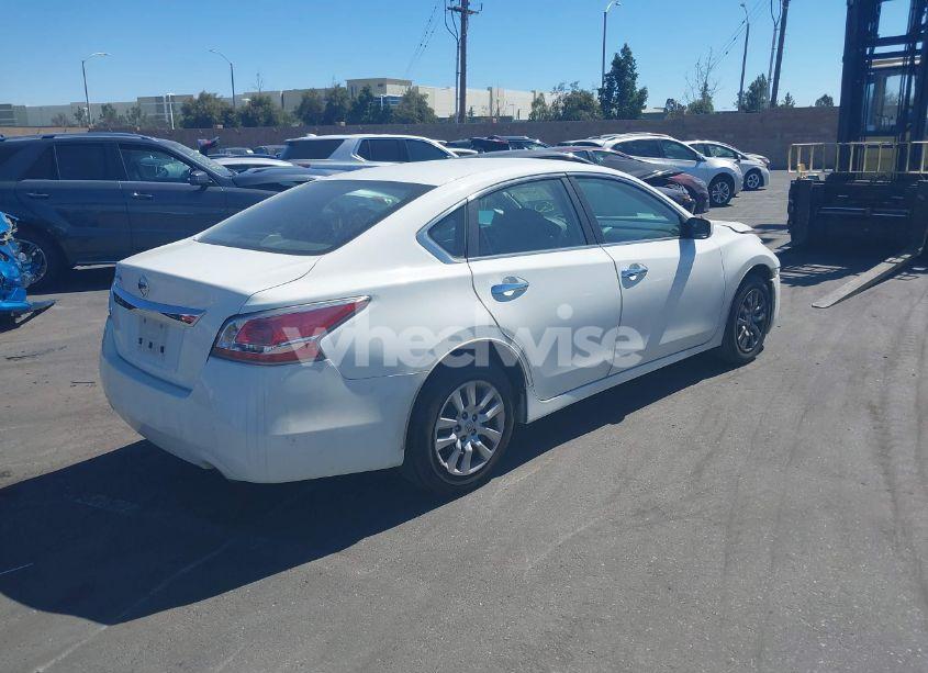 Photo 4 of 2015 Nissan Altima 2.5 (VIN 1N4AL3AP9FC476057)