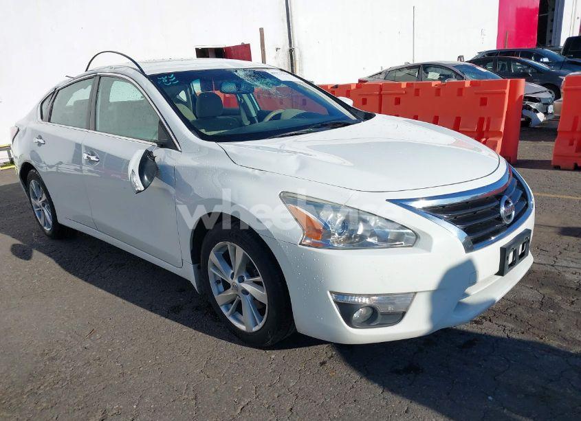 2015 Nissan Altima 2.5 SV (VIN 1N4AL3AP9FC479542) main photo
