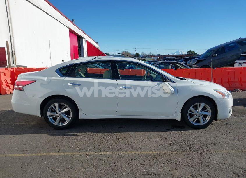 Photo 13 of 2015 Nissan Altima 2.5 SV (VIN 1N4AL3AP9FC479542)