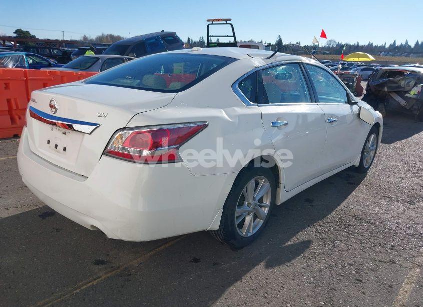 Photo 4 of 2015 Nissan Altima 2.5 SV (VIN 1N4AL3AP9FC479542)