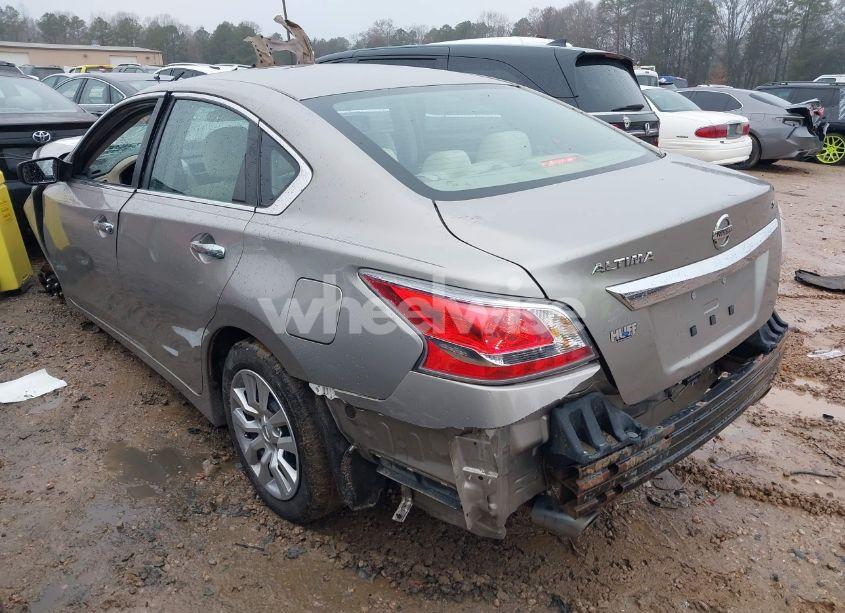 Photo 3 of 2015 Nissan Altima 2.5 S (VIN 1N4AL3AP9FC484885)
