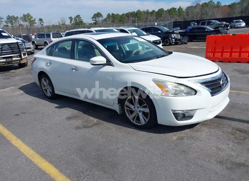 2015 Nissan Altima 2.5 SV (VIN 1N4AL3AP9FC487172) main photo