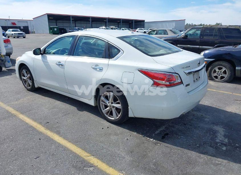 Photo 3 of 2015 Nissan Altima 2.5 SV (VIN 1N4AL3AP9FC487172)