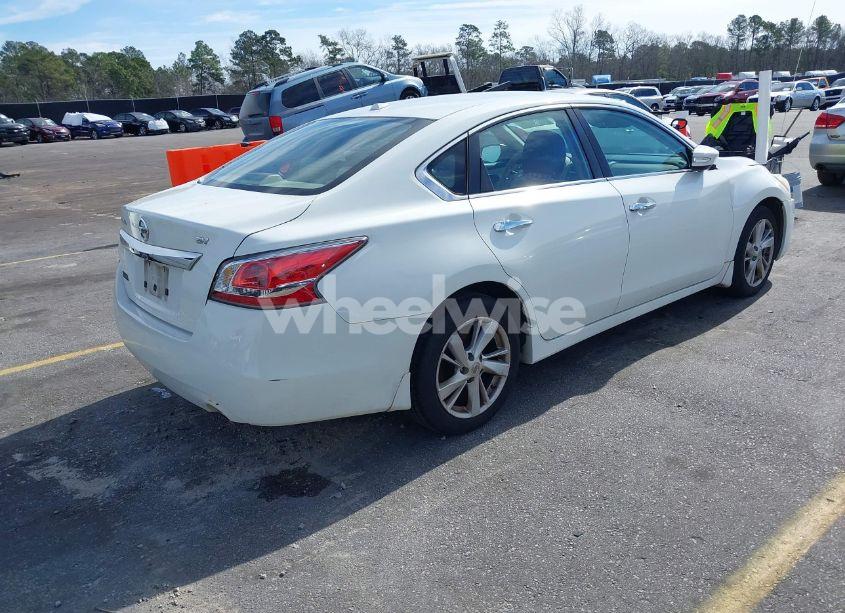 Photo 4 of 2015 Nissan Altima 2.5 SV (VIN 1N4AL3AP9FC487172)