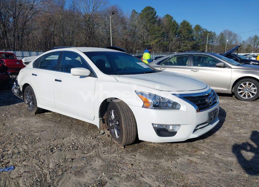 2015 Nissan Altima 2.5 S (VIN 1N4AL3AP9FC575610) main photo