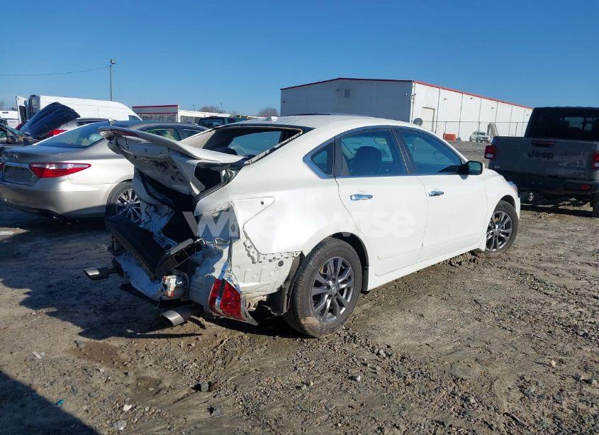 Photo 4 of 2015 Nissan Altima 2.5 S (VIN 1N4AL3AP9FC575610)