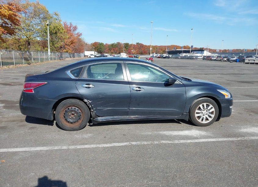 Photo 13 of 2015 Nissan Altima 2.5 S (VIN 1N4AL3AP9FC575672)