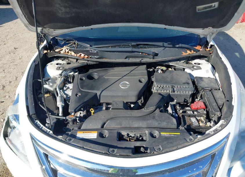 Photo 10 of 2015 Nissan Altima 2.5 SV (VIN 1N4AL3AP9FC581021)