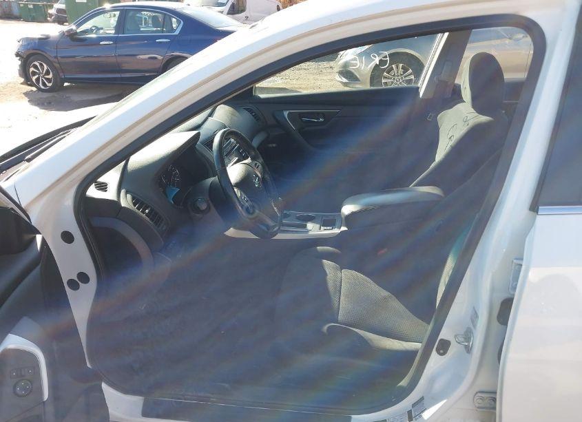 Photo 5 of 2015 Nissan Altima 2.5 SV (VIN 1N4AL3AP9FC581021)