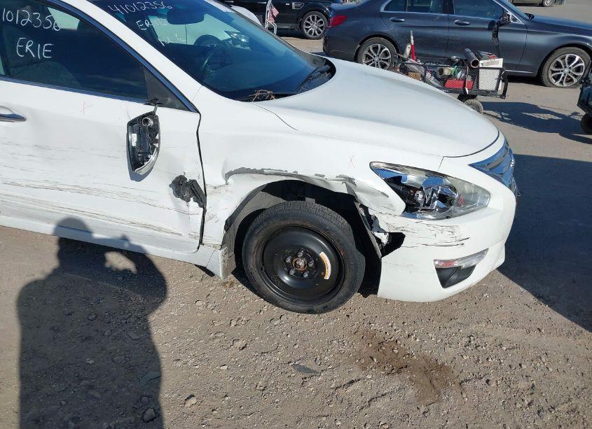 Photo 6 of 2015 Nissan Altima 2.5 SV (VIN 1N4AL3AP9FC581021)