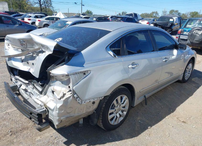 Photo 4 of 2015 Nissan Altima 2.5 S (VIN 1N4AL3AP9FC582959)