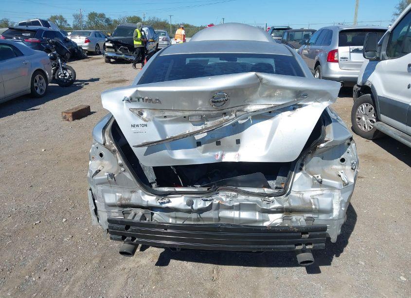 Photo 6 of 2015 Nissan Altima 2.5 S (VIN 1N4AL3AP9FC582959)