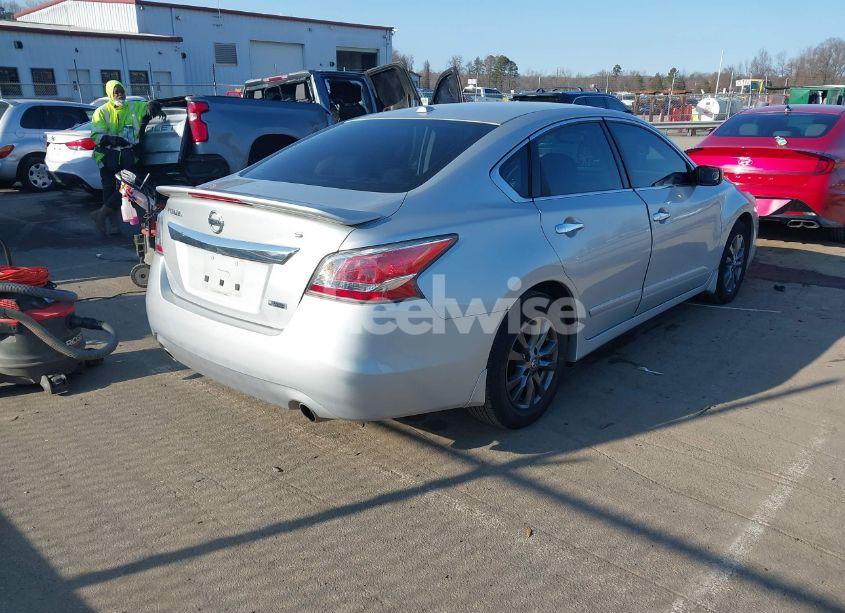Photo 4 of 2015 Nissan Altima 2.5 S (VIN 1N4AL3AP9FC591855)