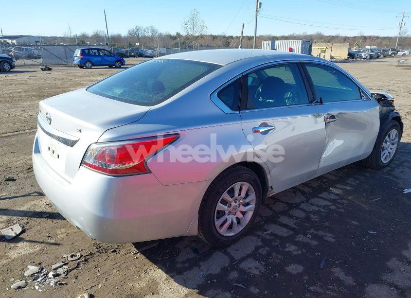 Photo 4 of 2015 Nissan Altima 2.5 S (VIN 1N4AL3AP9FC592746)