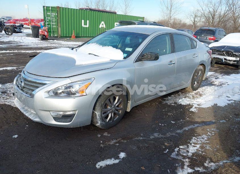 Photo 2 of 2015 Nissan Altima 2.5 S (VIN 1N4AL3AP9FC592830)
